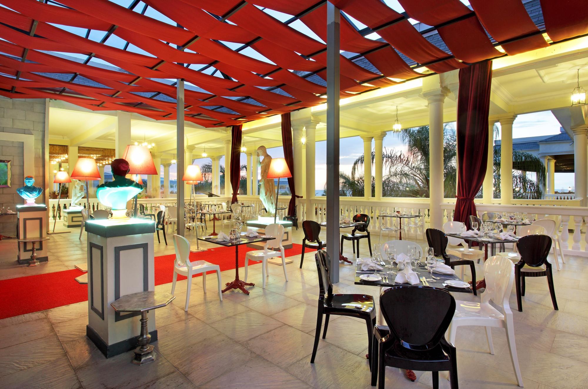 Grand Palladium Lady Hamilton Resort and Spa