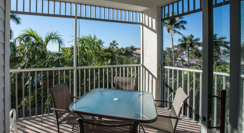 Olde Marco Island Inn & Suites