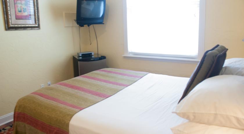 Casa Marina Hotel and Restaurant