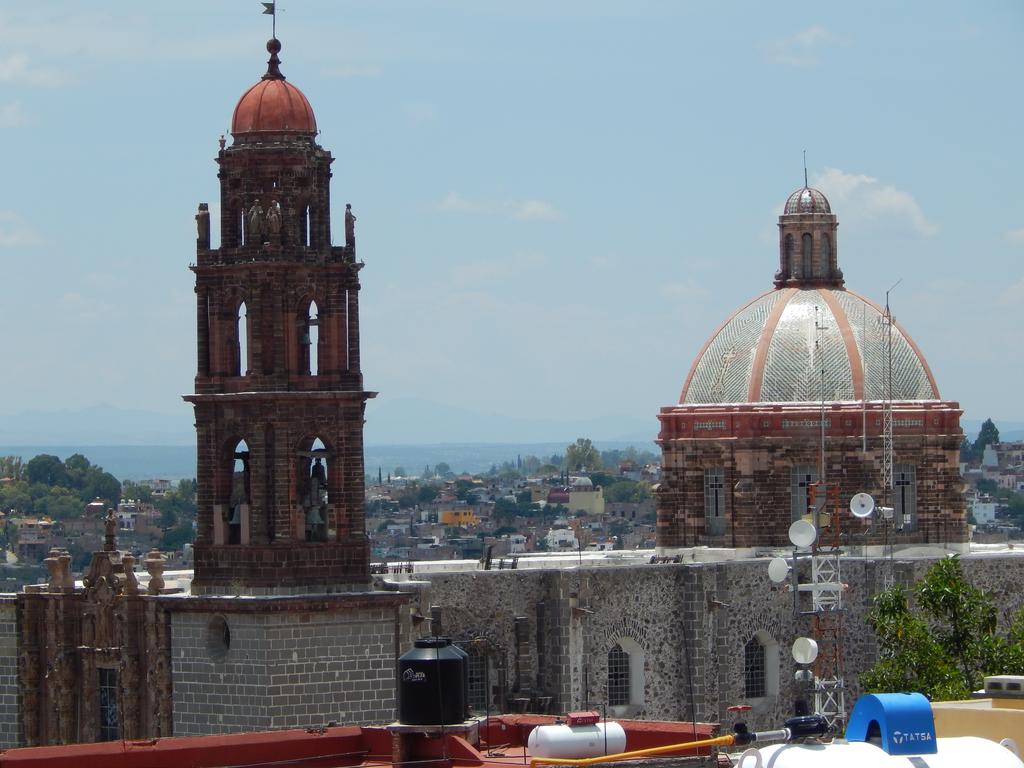 Casa Mia Suites Apartments