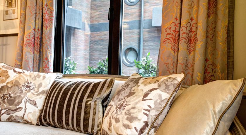 The Singular Santiago Lastarria Hotel