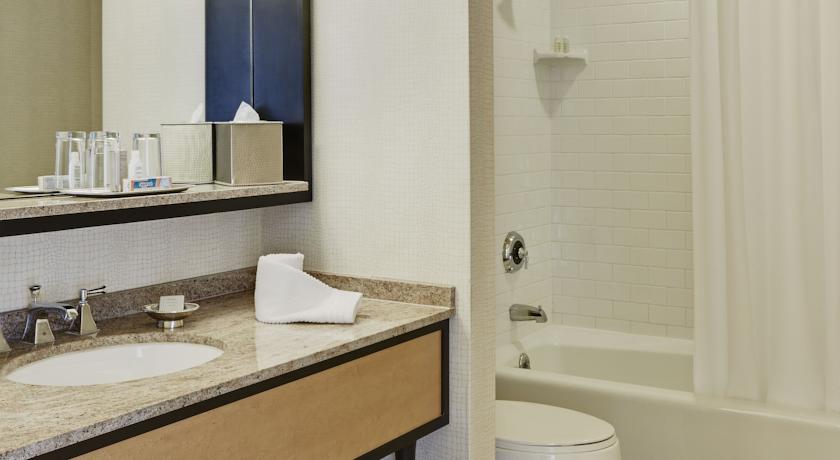 Renaissance New Orleans Arts Warehouse District Hotel