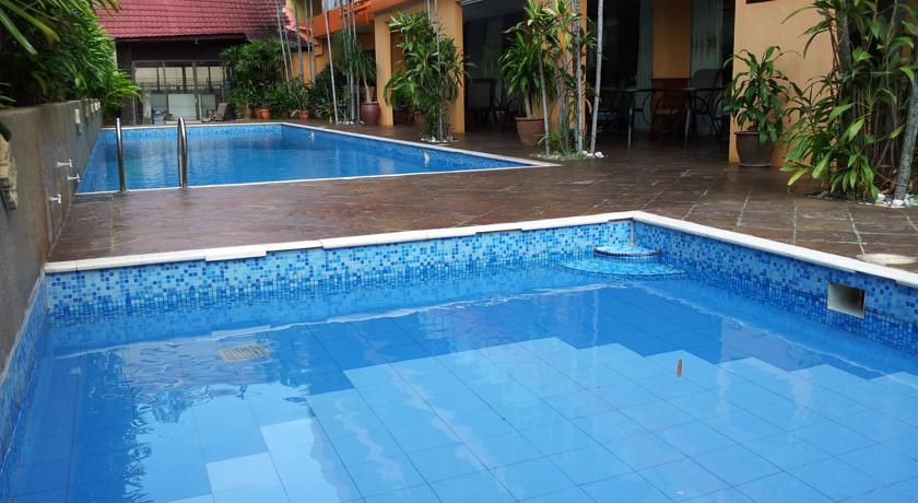 Malacca Straits Hotel