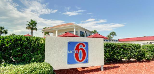 Motel 6 Destin