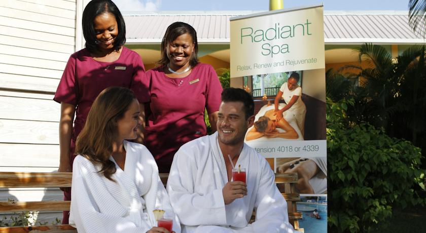 Jewel Runaway Bay Beach Resort & Waterpark