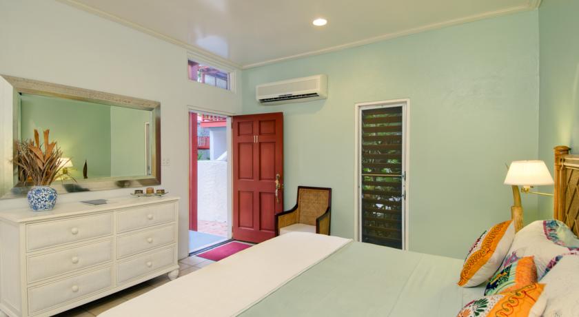 Fort Recovery Beachfront Villa & Suites