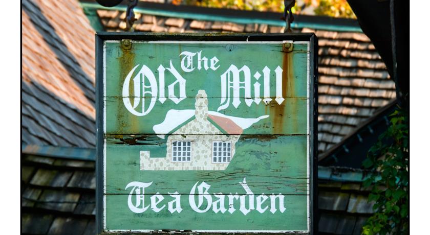 Old Mill Toronto Hotel