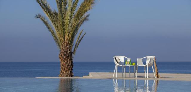 King Evelthon Beach Hotel & Resort