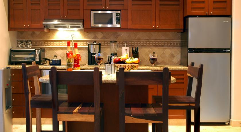 Maya Villa Condo Hotel & Beach Club