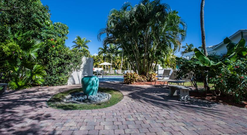 Olde Marco Island Inn & Suites