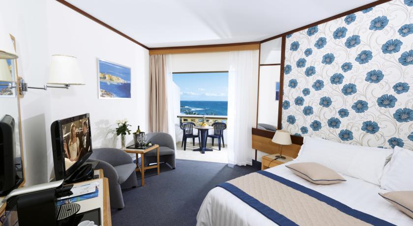 Constantinou Bros ??thena Royal Beach Hotel