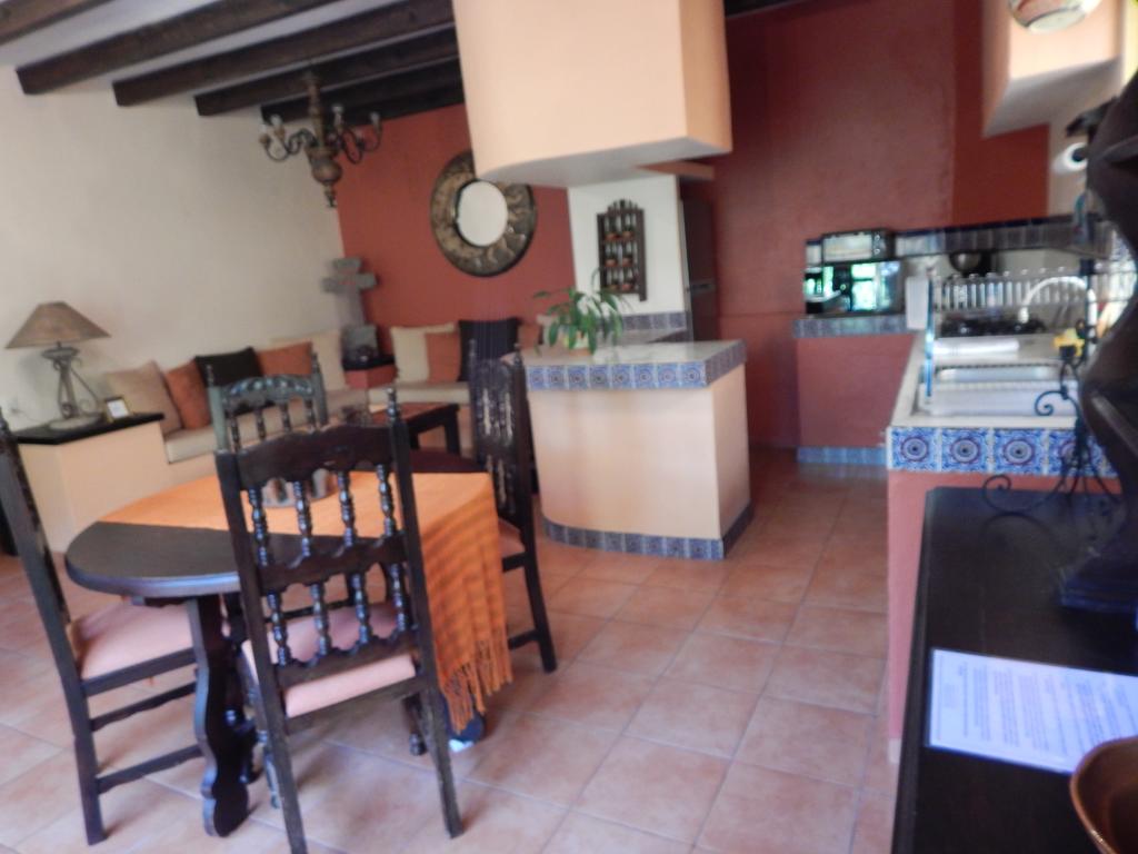 Casa Mia Suites Apartments