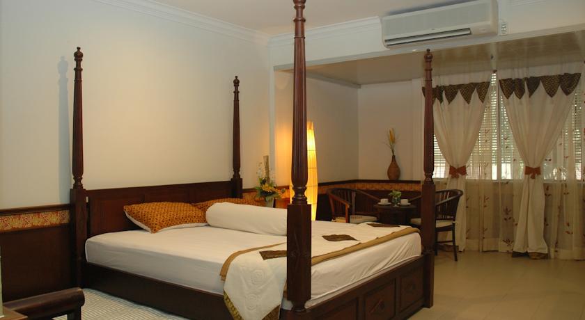 Malacca Straits Hotel