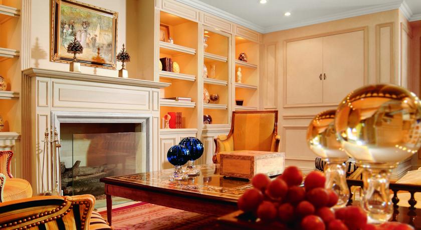 The Ritz-Carlton, Santiago