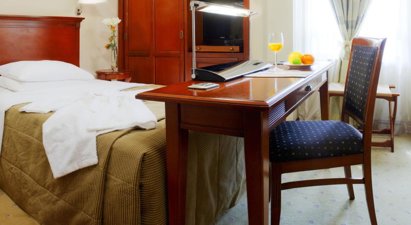 Best Western Premier Hotel Astoria