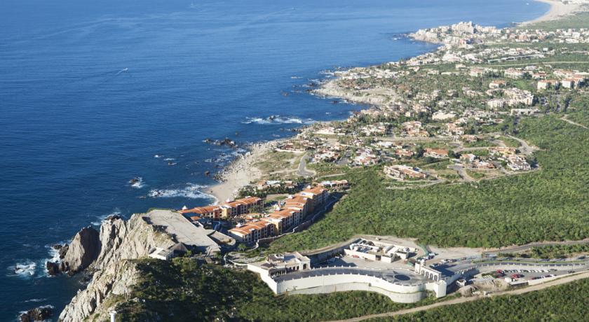 Hacienda Encantada Resort & Residences