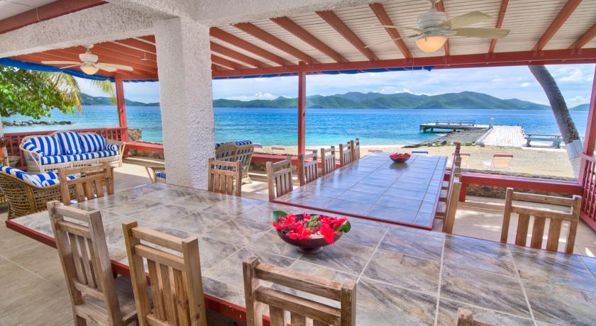 Fort Recovery Beachfront Villa & Suites