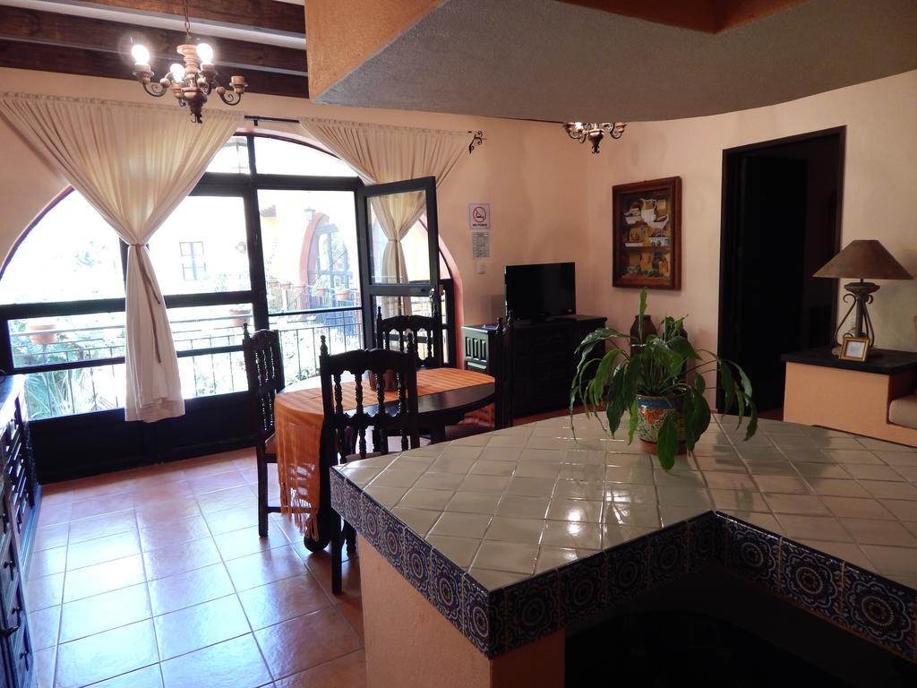 Casa Mia Suites Apartments