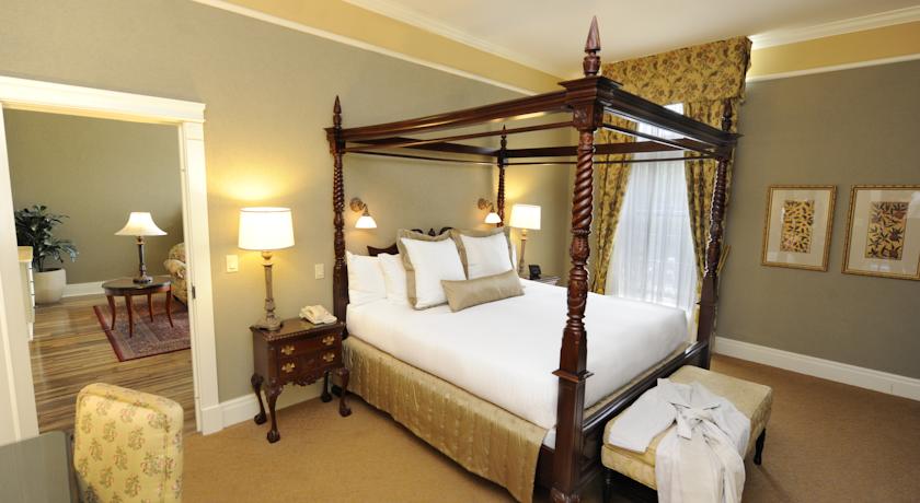 Old Mill Toronto Hotel