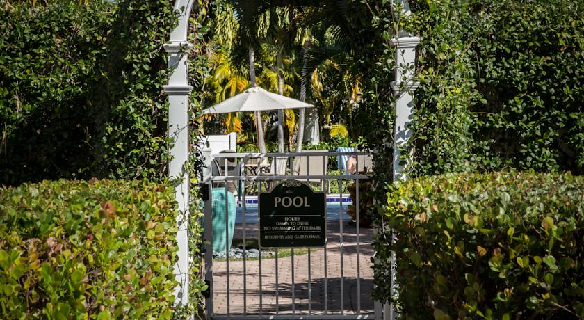 Olde Marco Island Inn & Suites