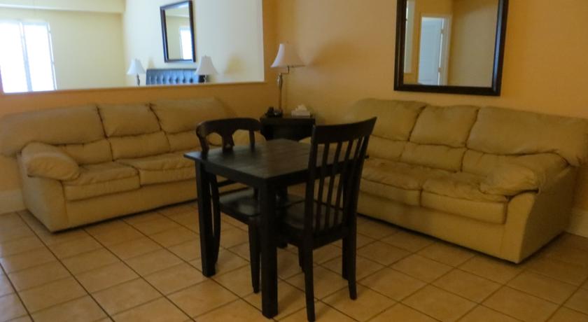 Naples Park Central Hotel