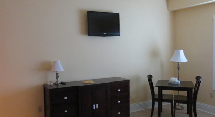 Naples Park Central Hotel