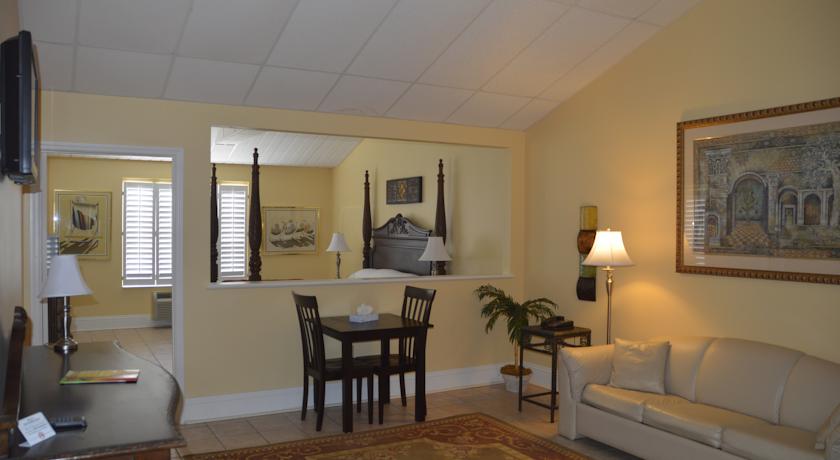 Naples Park Central Hotel