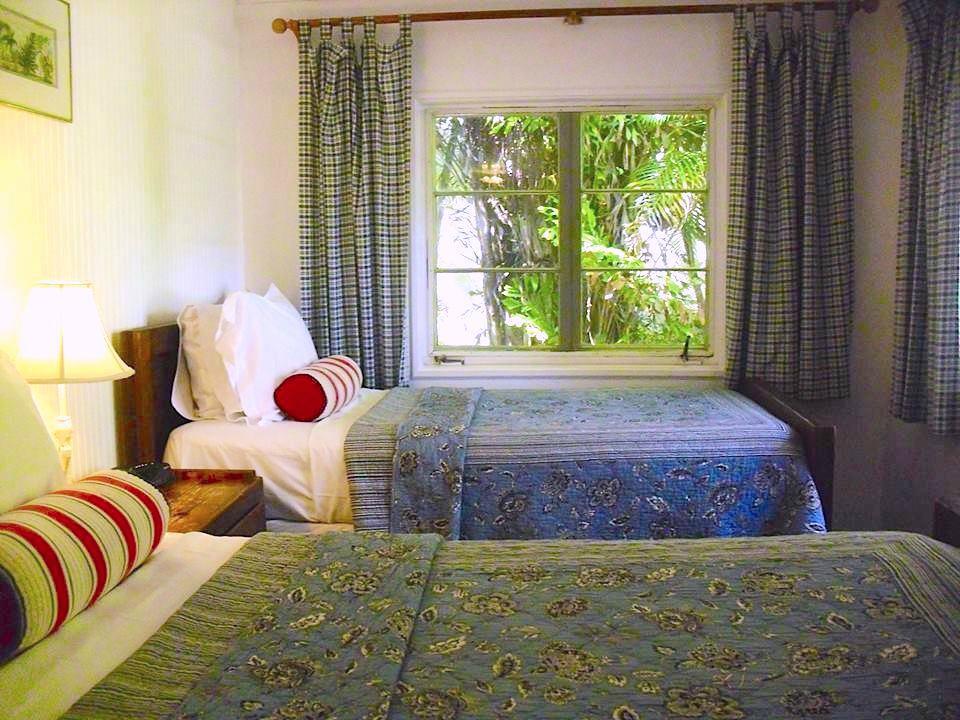 Jensen's Twin Palm Cottages and Marina