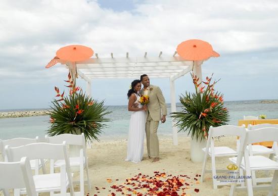 Grand Palladium Lady Hamilton Resort and Spa