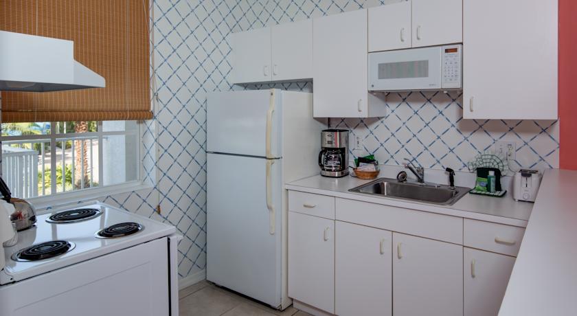 Olde Marco Island Inn & Suites