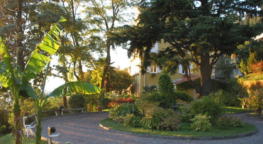 Hotel Riviera & Maximilian's