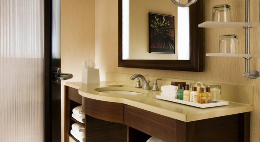 Le Centre Sheraton Montreal Hotel