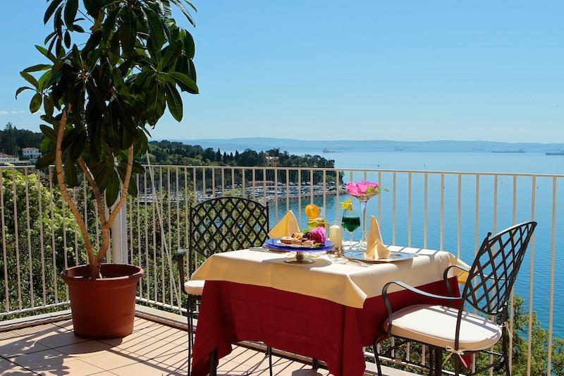 Hotel Riviera & Maximilian's