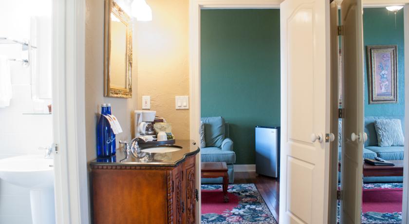 Casa Marina Hotel and Restaurant