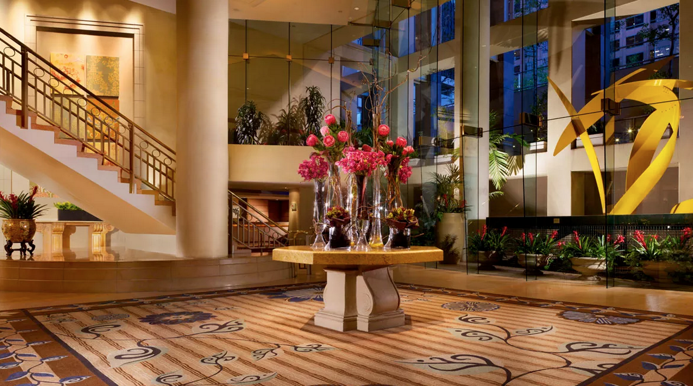 Omni Los Angeles Hotel At California Plaza