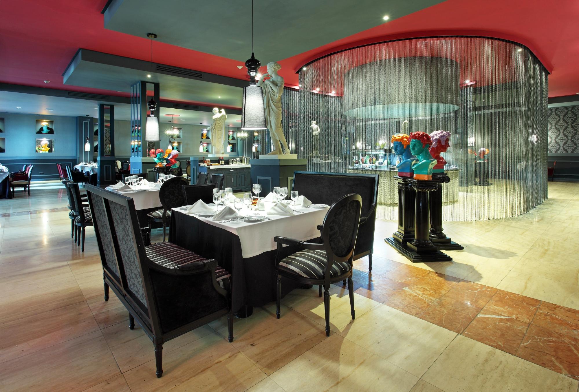 Grand Palladium Lady Hamilton Resort and Spa