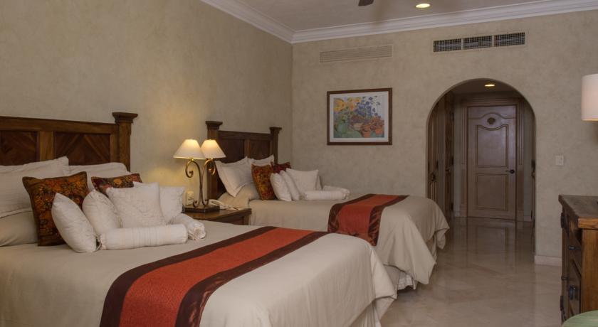 Villa La Estancia Beach Resort & Spa