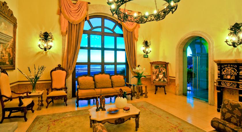 Hacienda Encantada Resort & Residences