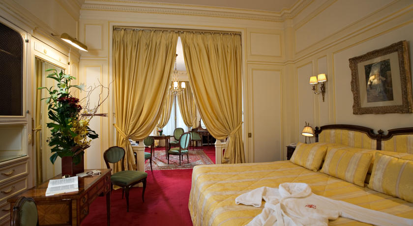 Hotel Raphael