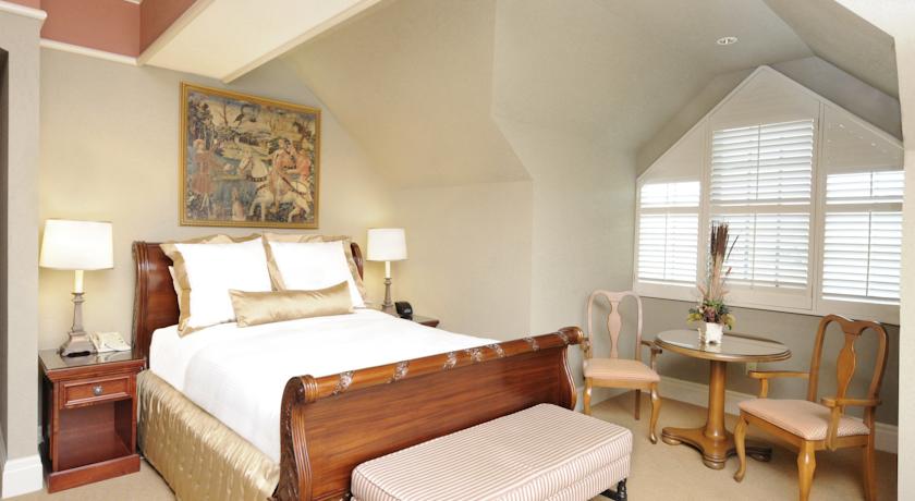 Old Mill Toronto Hotel