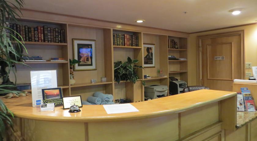 Naples Park Central Hotel