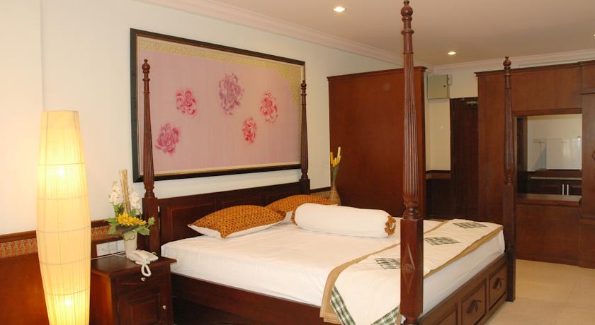 Malacca Straits Hotel