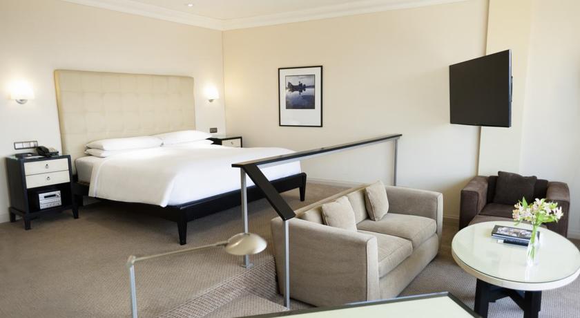 Mandarin Oriental, Santiago