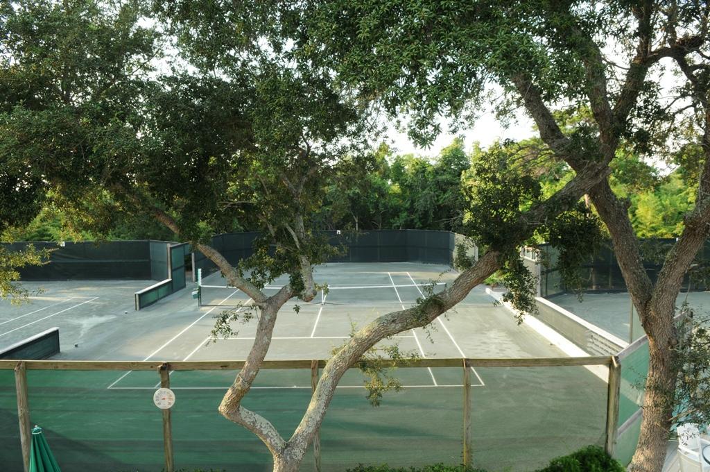 Hidden Dunes Beach & Tennis Resort