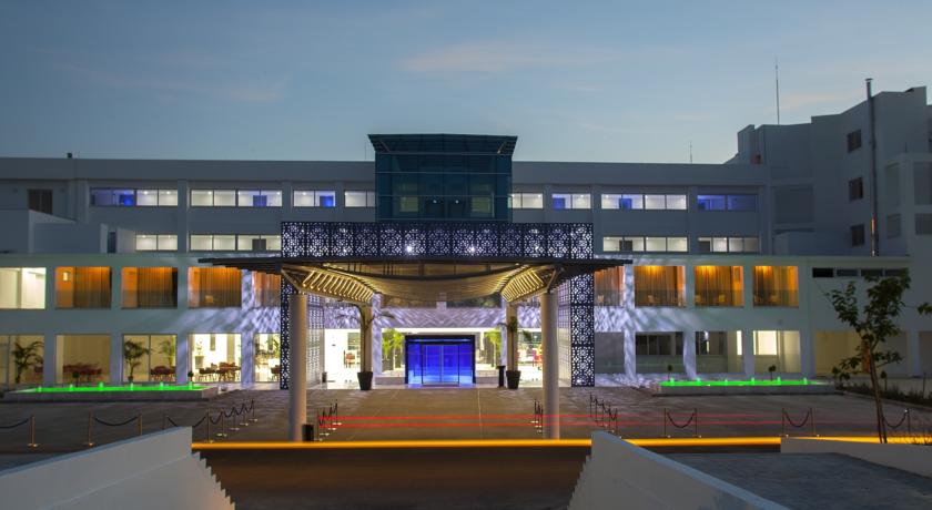 King Evelthon Beach Hotel & Resort