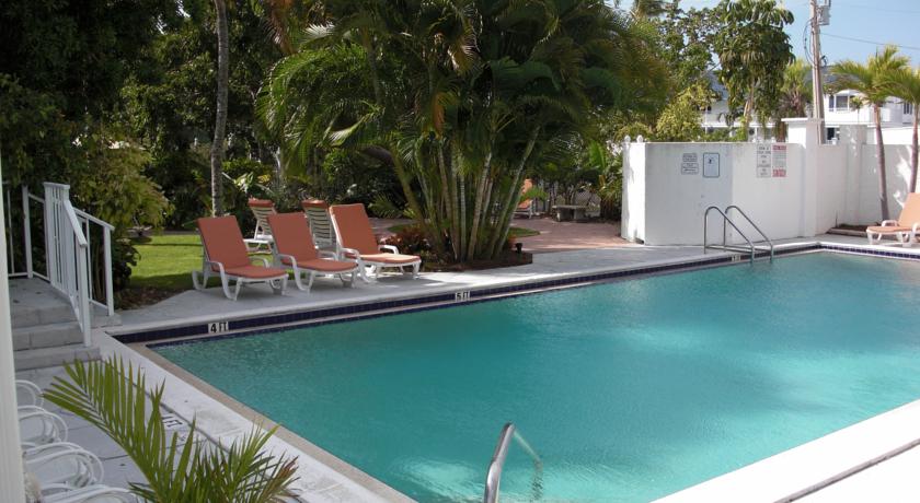 Olde Marco Island Inn & Suites