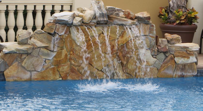 Bayfront Inn 5th Ave