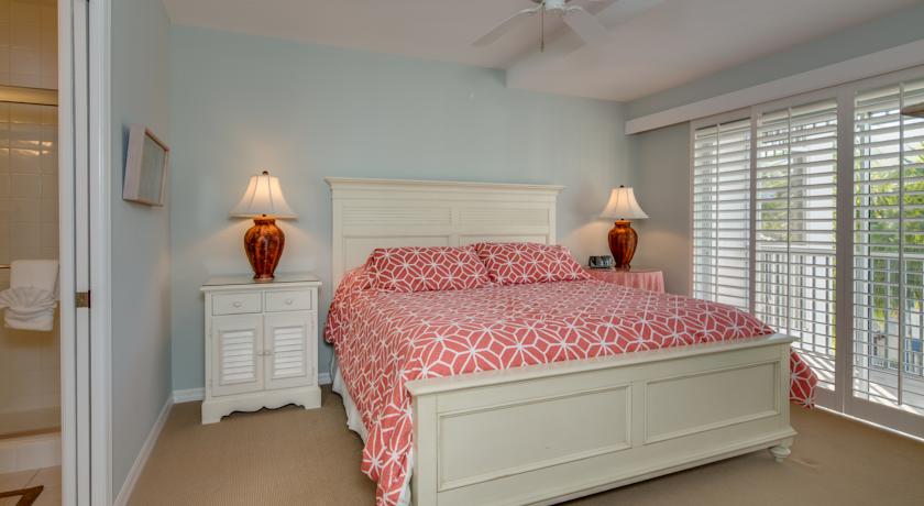 Olde Marco Island Inn & Suites