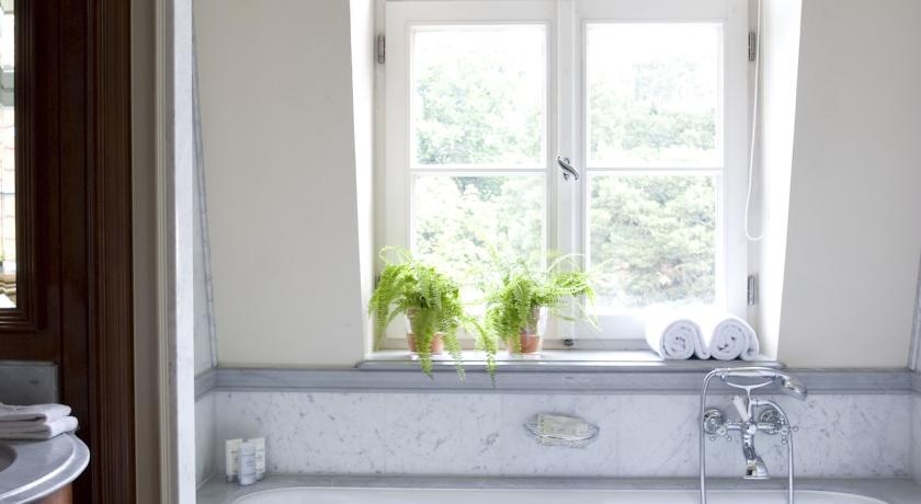 Schlosshotel Berlin By Patrick Hellmann