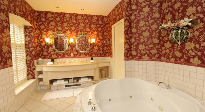 Old Mill Toronto Hotel